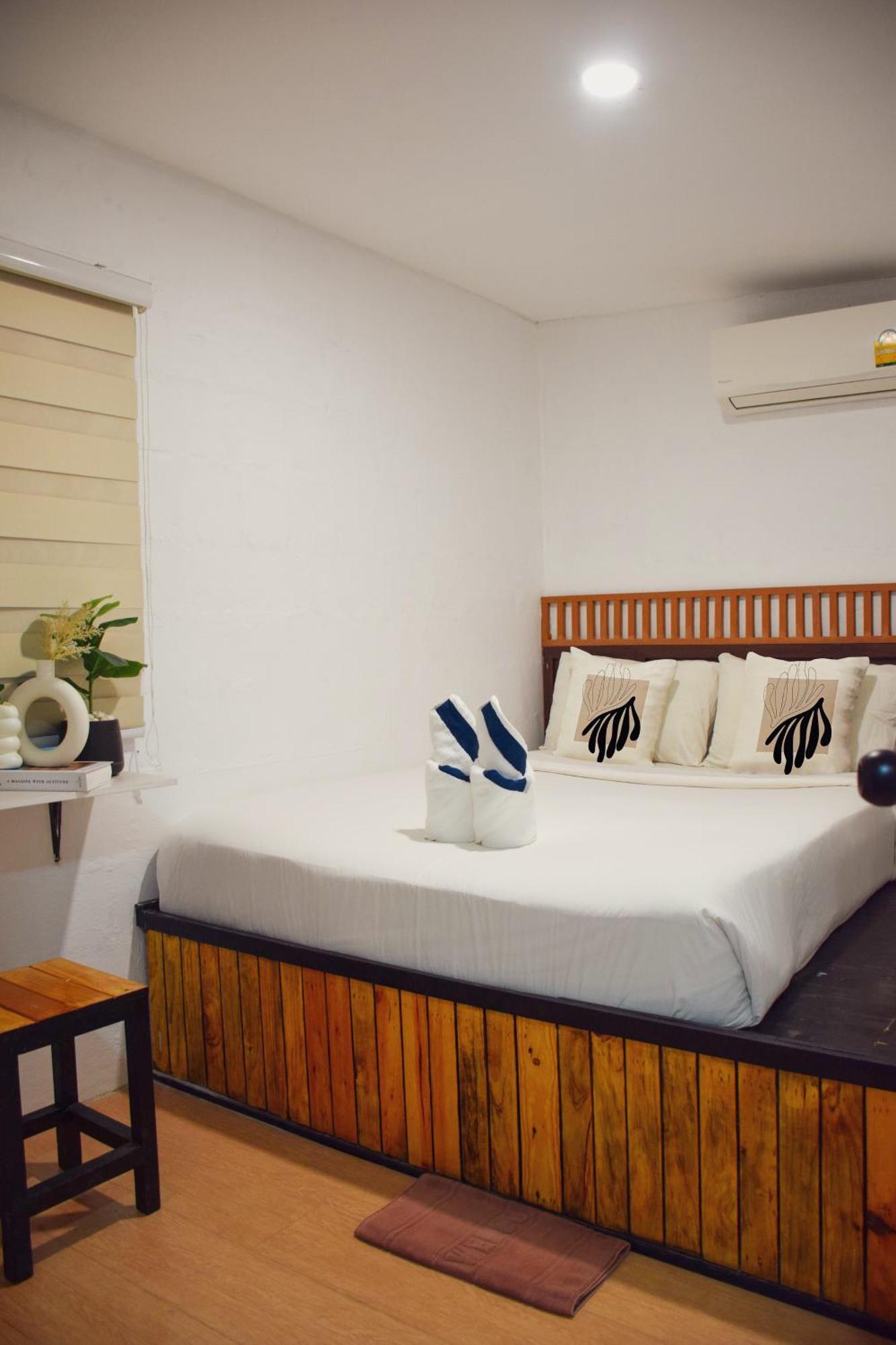 Costa Bed Hua Hin Hostel Exterior photo